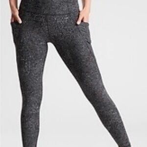 Athleta Salutation Stash Pocket Rainwater Tight